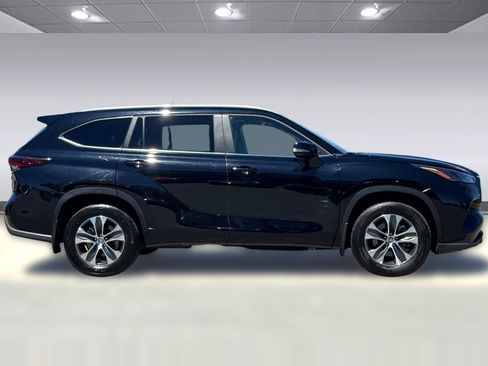 Used 2026 Toyota Highlander XLE AWD/4WD image 8