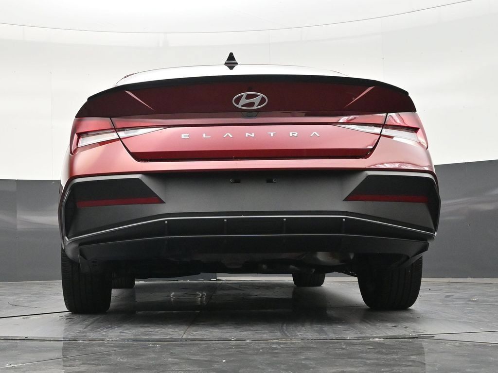 Used 2025 Hyundai Elantra Sport FWD image 23