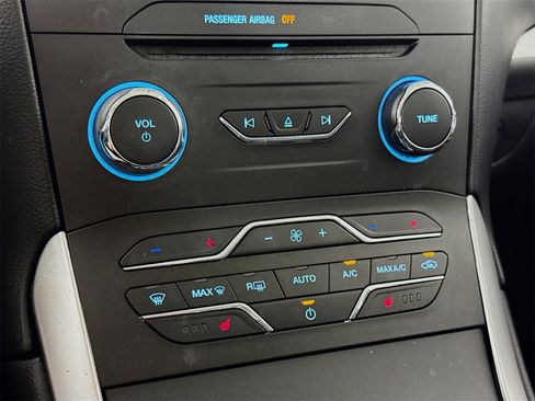 Used 2018 Ford Edge SEL w/ Equipment Group 201A image 16