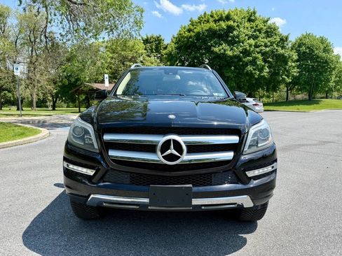 Used 2013 Mercedes-Benz GL 450 4MATIC w/ Premium 1 Pkg image 2