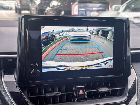 Certified 2025 Toyota Corolla LE image 25