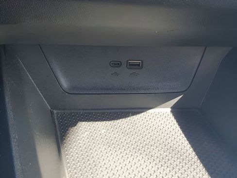 Used 2025 Chevrolet Equinox LT w/ Convenience Package II image 32