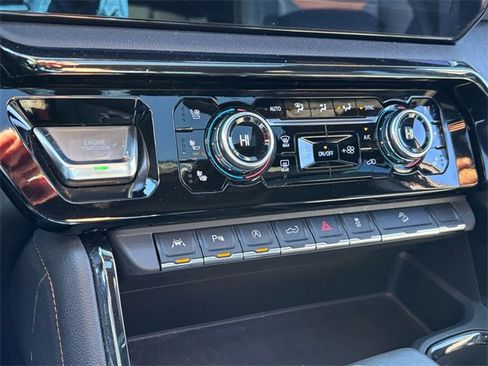 Used 2023 GMC Sierra 1500 AT4 w/ Technology Package image 30