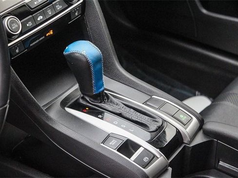 Used 2018 Honda Civic Touring image 27