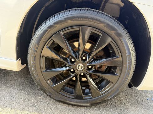 Used 2017 Nissan Sentra SR w/ SR Midnight Edition image 15