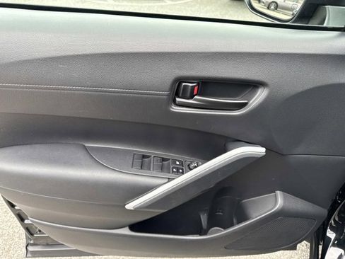 Used 2023 Toyota Corolla Cross LE image 7