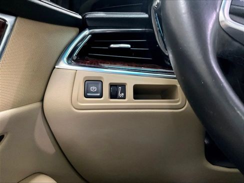 Used 2017 Cadillac XT5 Luxury w/ Driver Awareness Package FWD image 25