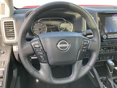 Used 2024 Nissan Frontier SL w/ Technology Package image 11