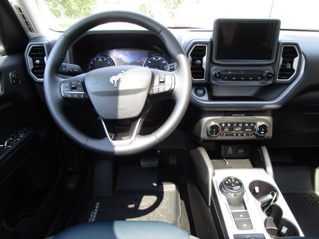 Used 2024 Ford Bronco Sport Outer Banks w/ Tech Package AWD/4WD image 12
