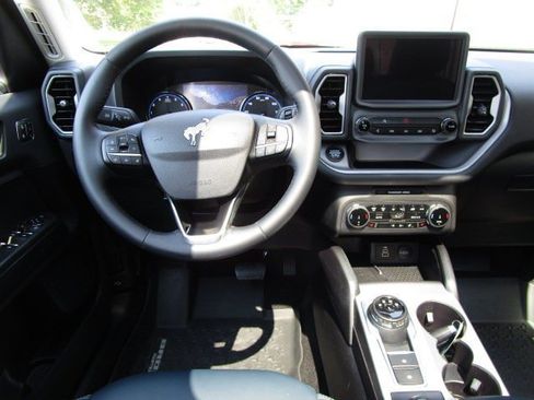 Used 2024 Ford Bronco Sport Outer Banks w/ Tech Package AWD/4WD image 12