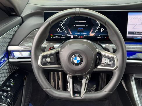 Used 2023 BMW 760i xDrive AWD/4WD image 23