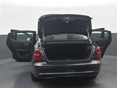 Used 2024 Volvo S60 B5 Plus image 40