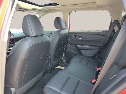 Used 2024 Nissan Rogue SV w/ SV Premium Package FWD image 9