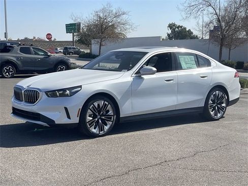 New 2025 BMW 530i image 10