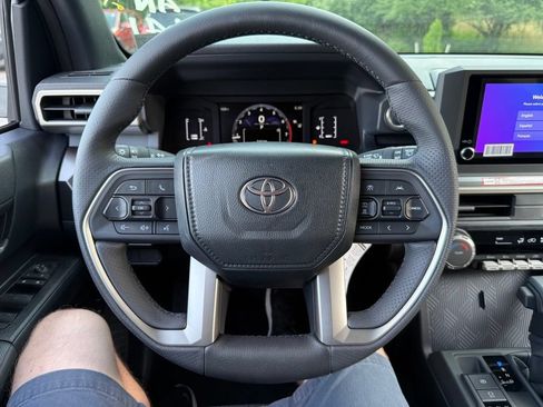 Used 2026 Toyota 4Runner SR5 AWD/4WD image 10