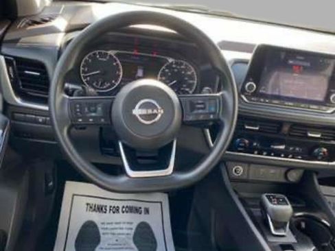 Used 2022 Nissan Rogue SV image 24