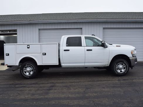 New 2024 RAM 2500 Tradesman w/ Chrome Appearance Group image 5