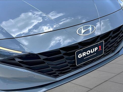 Used 2022 Hyundai Elantra SEL w/ Preferred Accessory Package FWD image 28