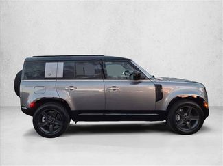 Used 2024 Land Rover Defender 110 X-Dynamic SE AWD/4WD video 4