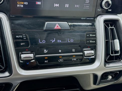 Used 2021 Kia Sorento S w/ Panoramic Sunroof Package image 12