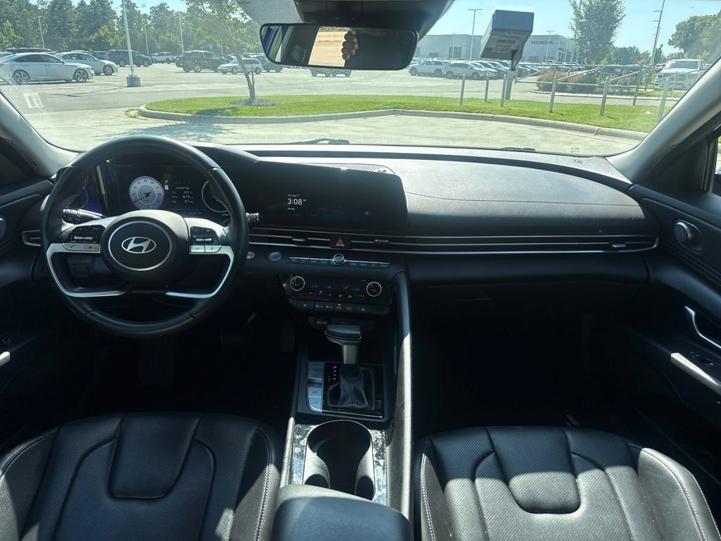 Used 2024 Hyundai Elantra Limited FWD image 16