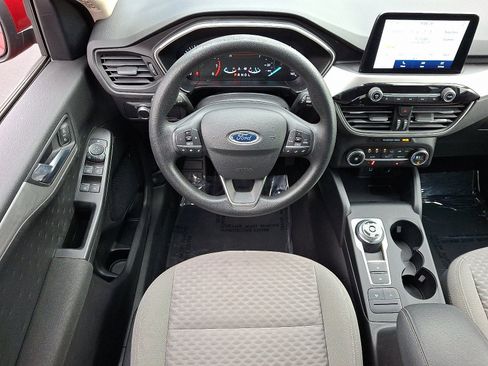 Used 2020 Ford Escape SE image 10