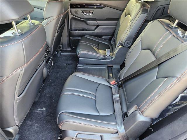 Used 2025 Honda Pilot TrailSport image 15