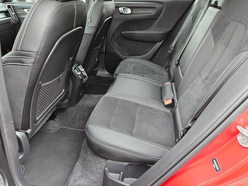 Used 2023 Volvo C40 P8 Recharge Ultimate AWD/4WD image 22