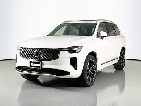 New 2026 Volvo XC90 T8 Ultra w/ Protection Package AWD/4WD image 3