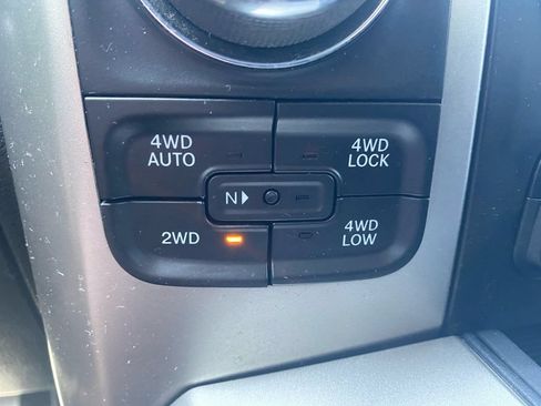 Used 2018 RAM 1500 Big Horn AWD/4WD image 38