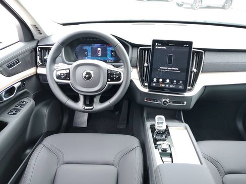 New 2026 Volvo XC90 T8 Plus w/ Protection Package Premier AWD/4WD image 3