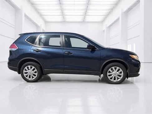 Used 2016 Nissan Rogue S AWD/4WD image 3