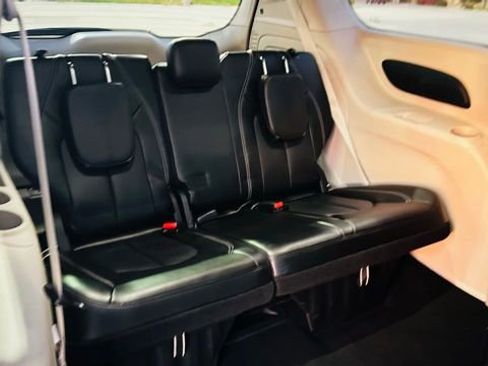 New 2023 Chrysler Pacifica Touring-L image 24