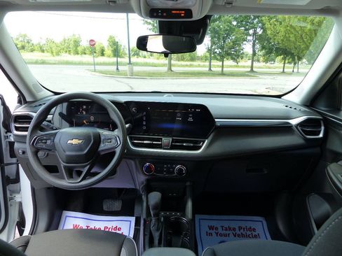 Used 2024 Chevrolet TrailBlazer LS w/ LS Convenience Package FWD image 33