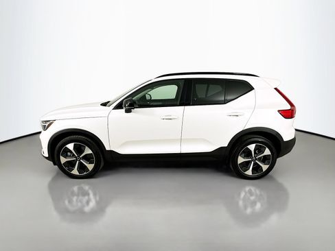 Used 2026 Volvo XC40 B5 Plus AWD/4WD image 8
