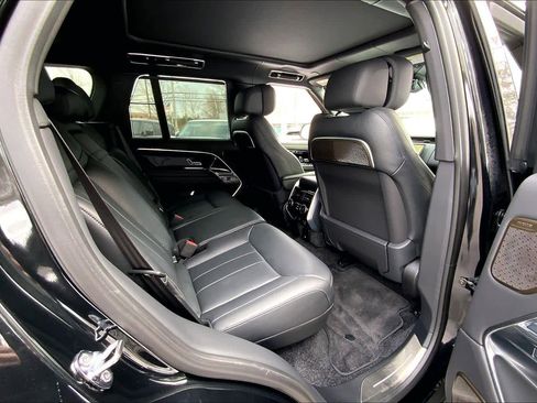 Used 2025 Land Rover Range Rover Autobiography image 18