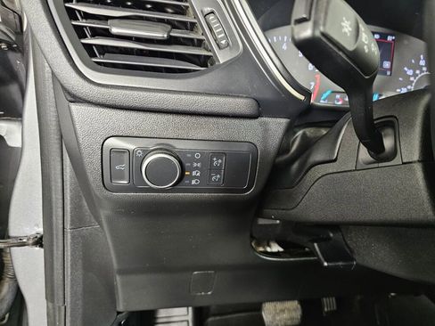 Used 2022 Ford Escape SE w/ SE Sport Appearance Package image 18