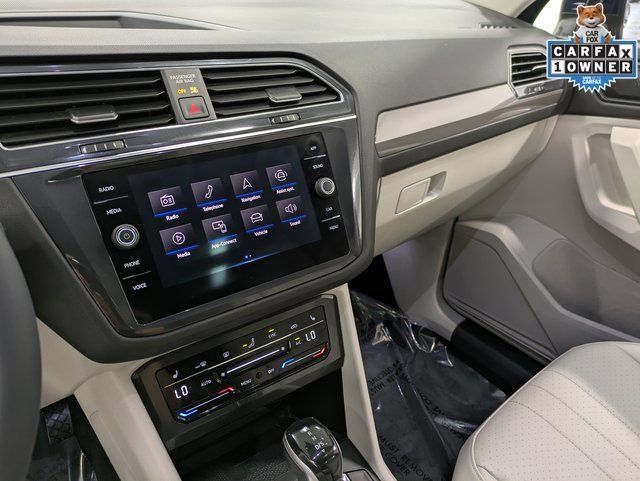 Used 2022 Volkswagen Tiguan SE AWD/4WD image 12