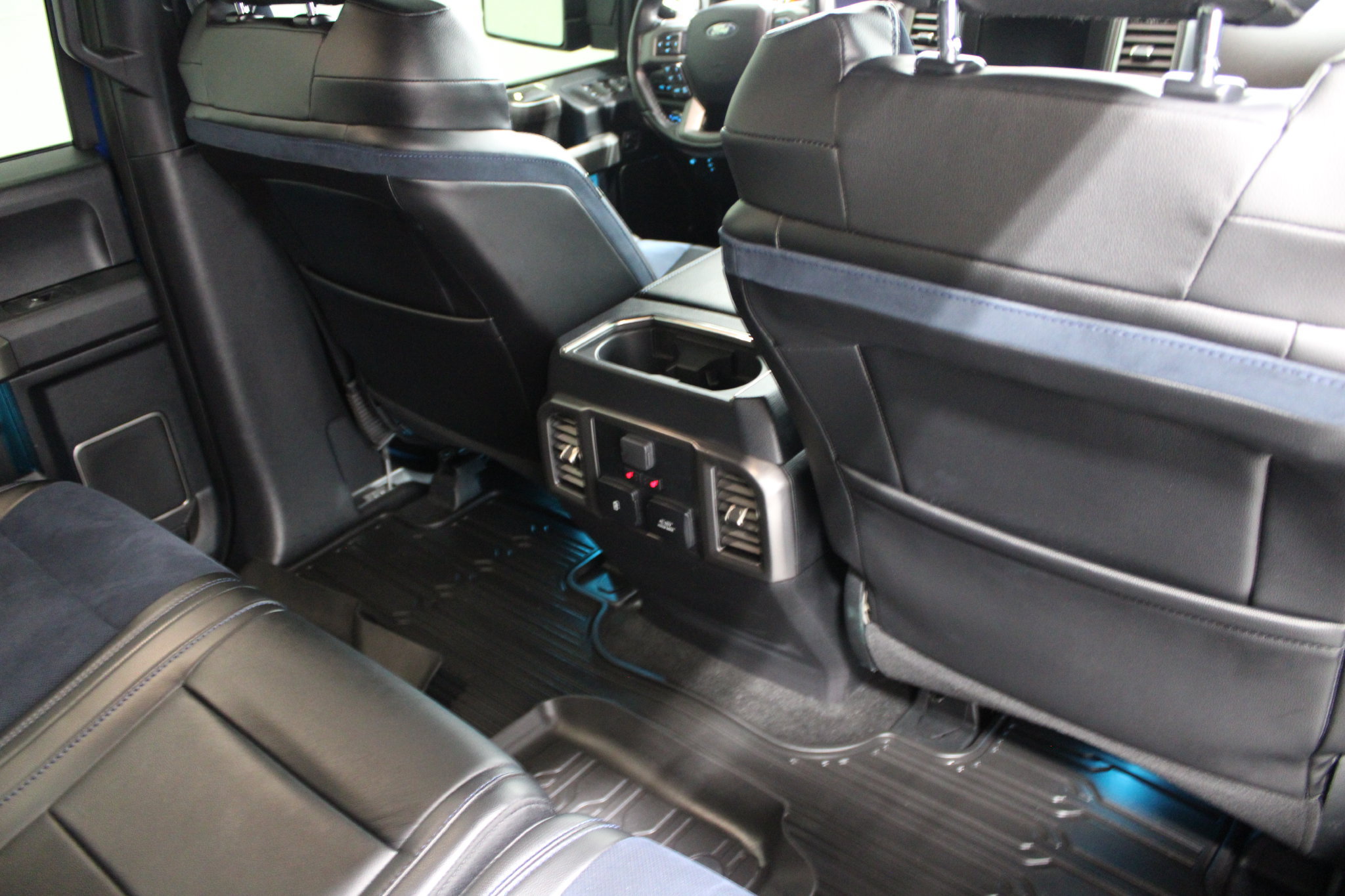 Used 2019 Ford F150 Raptor w/ Equipment Group 802A Luxury AWD/4WD image 21