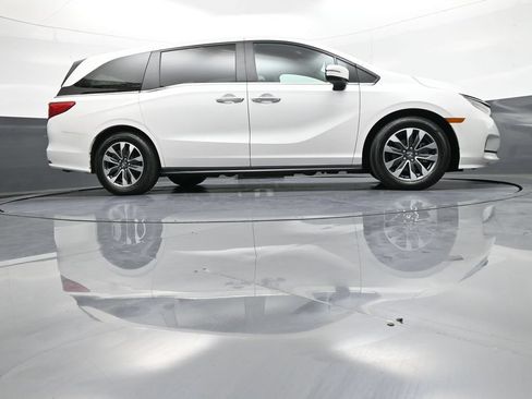Certified 2024 Honda Odyssey EX-L image 32