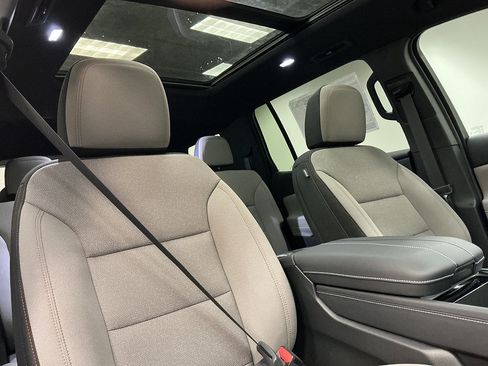 New 2026 Chevrolet Traverse LT w/ Sun and Wheel Package AWD/4WD image 36