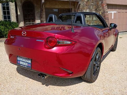 Used 2020 MAZDA MX-5 Miata Sport RWD image 13