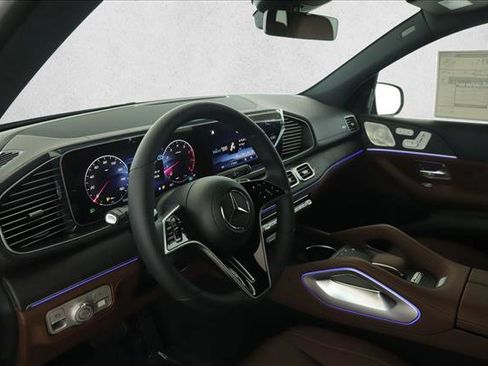 Certified 2025 Mercedes-Benz GLS 450 4MATIC image 9