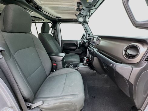 Used 2021 Jeep Gladiator Sport AWD/4WD image 18