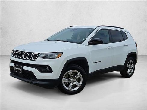 Used 2024 Jeep Compass Latitude AWD/4WD image 1