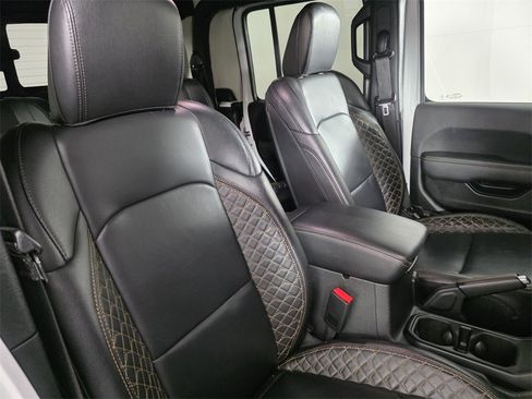 Used 2023 Jeep Gladiator Overland image 34