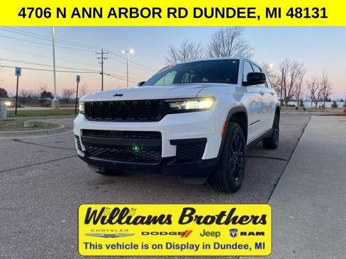 Used 2024 Jeep Grand Cherokee L Laredo AWD/4WD image 1