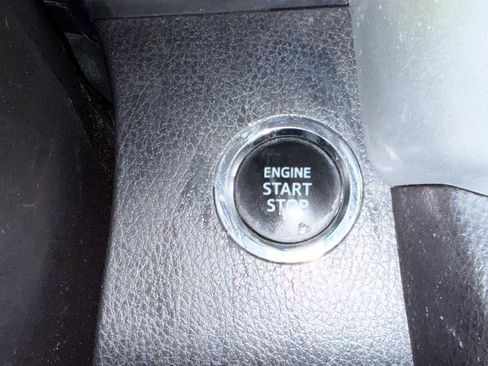 Used 2014 Toyota Highlander XLE AWD/4WD image 26