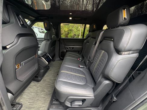 Used 2024 Rivian R1S Launch Edition image 43