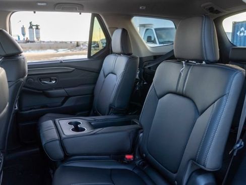 Used 2025 Honda Pilot EX-L image 16
